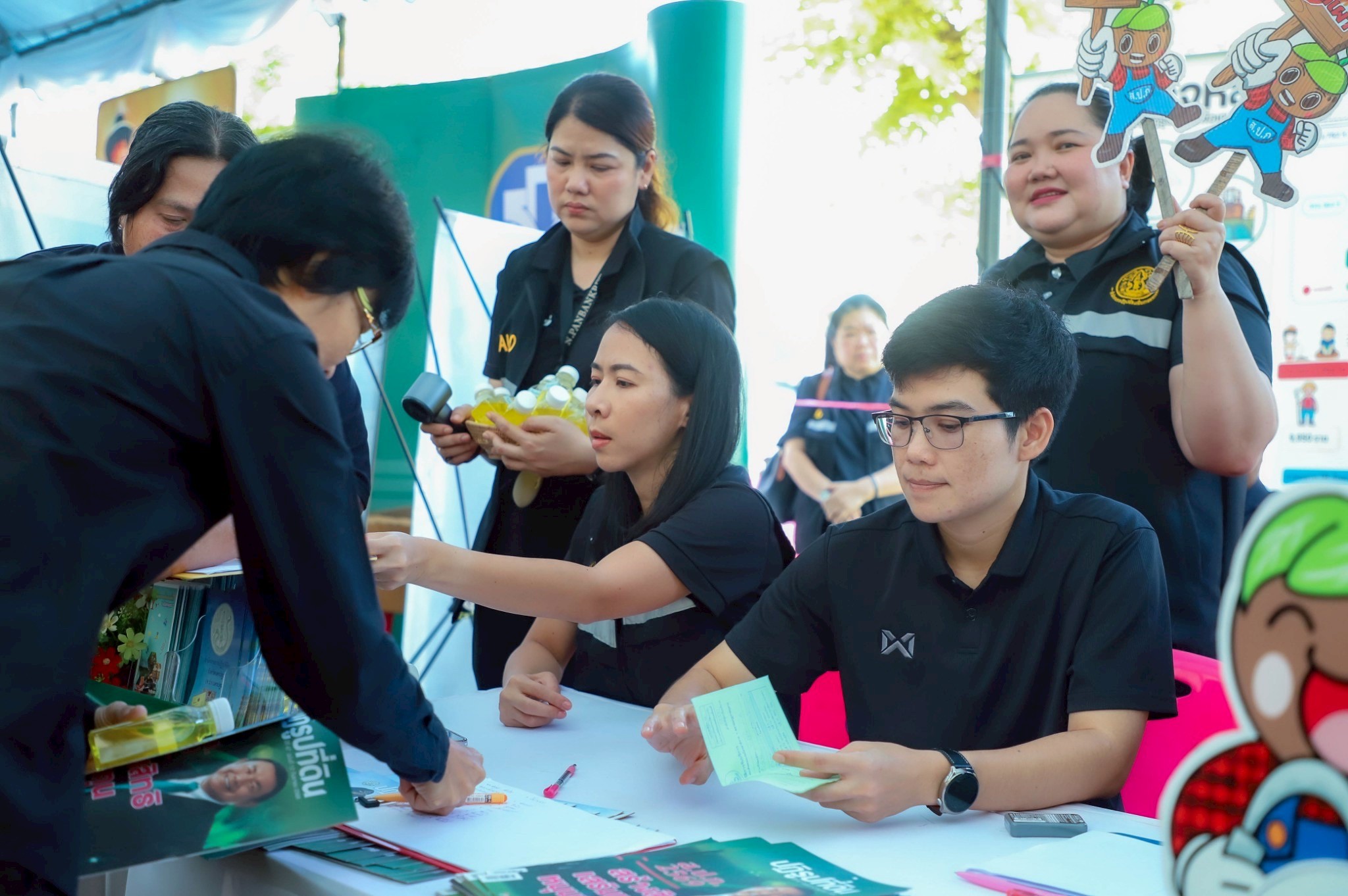 title - โครงการคลินิกเกษตรเคลื่อนที่ในพระราชานุเคราะห์ สมเด็จพระบรมโอรสาธิราช ฯ สยามมกุฎราชกุมาร